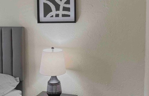 Central Oklahoma City Apartment | 2 bedroom with fenced yard near the ZOO