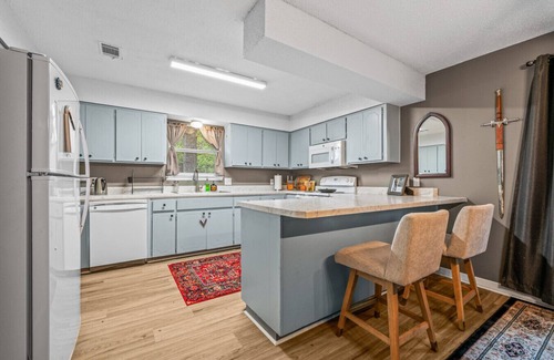 Shalimar House | 2 bedroom with loft in Shalimar