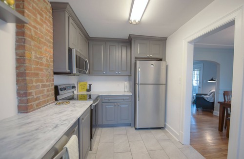 Murfreesboro House | 2 Bedroom with Screened-in Porch-Sleeps 6-Only 5 Blocks to the Square and MTSU!