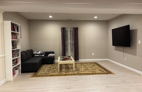 Urbana House | 2 bedrooms 1 bath rental unit