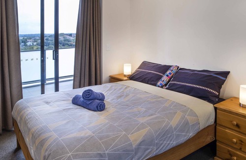 Hurstville Apartment | 2 bedrooms apartment next Hurstville train station and Airport