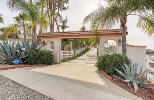 Temecula House | 2-bedrooms in serene resort-style pool oasis