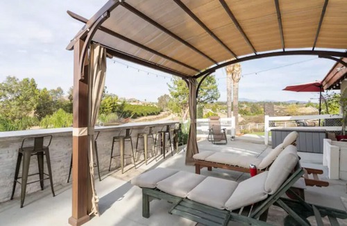 Temecula House | 2-bedrooms in serene resort-style pool oasis