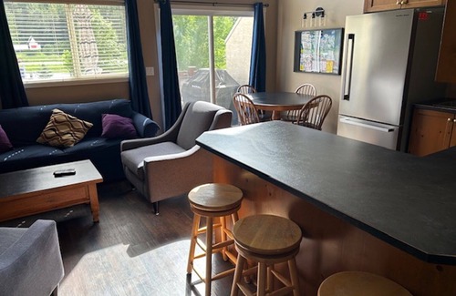 East Kootenay Apartment | 2 bedrooms plus loft room - Deck - BBQ