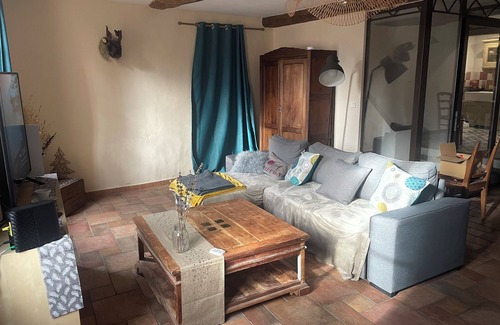 Signes House | 2 Bedrooms Private Vacation Home In Signes