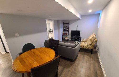 Halton Regional Municipality House | 2 Bedrooms Separate Entry Basement Apartment