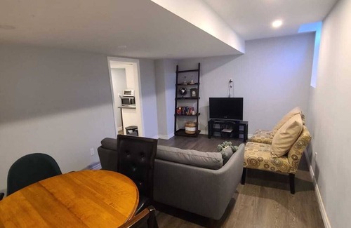 Halton Regional Municipality House | 2 Bedrooms Separate Entry Basement Apartment