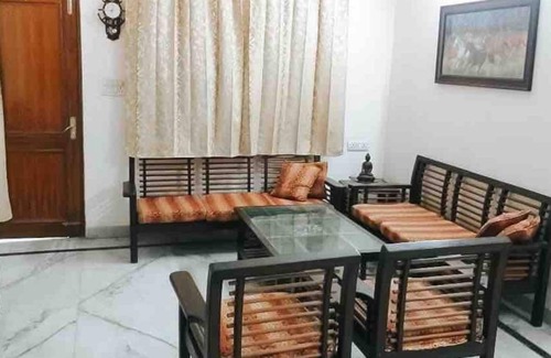 New Delhi Apartment | 2 bedrooms spacious private apartment