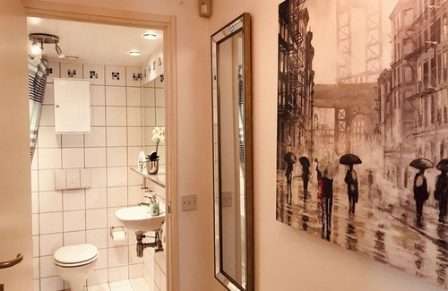 The Docks Apartment | 2 Bedroon Dockland Apartment with free parking