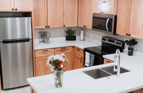 Council Bluffs House | 2 Beds + Modern Gym | App Access Entry