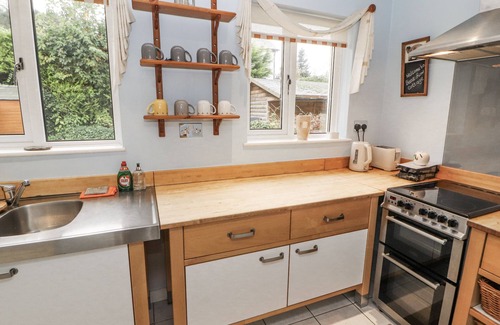 Backbarrow Cottage | 2 BENS ROW, pet friendly, character holiday cottage in Backbarrow