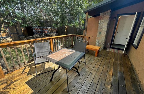 Tyrone House | 2 block to the art district. Recently remodeled with modern updates immenities.
