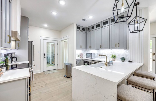 Arsenal House | 2 Blocks from Riverwalk: 1 Mile to SA Downtown