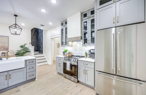 Arsenal House | 2 Blocks from Riverwalk: 1 Mile to SA Downtown