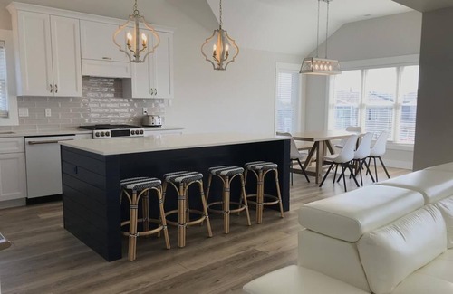 South End Condo | 2 Blocks from the beach! Sleeps 10! Book today!