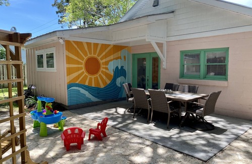 Savannah Beach House | ⚡2 Blocks from Tybee Pier & Pavilion ⚡