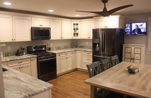 The Dunes House | 2 BLOCKS TO BEACH, 1 TO BAY. LOTS INCLUDED. BEST KITCHEN. WE SLEEP 15.