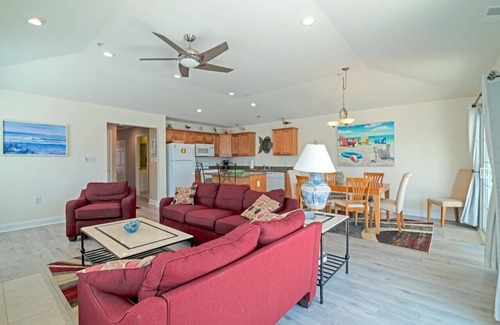 Wildwood Condo | 2 blocks to beach and boardwalk!