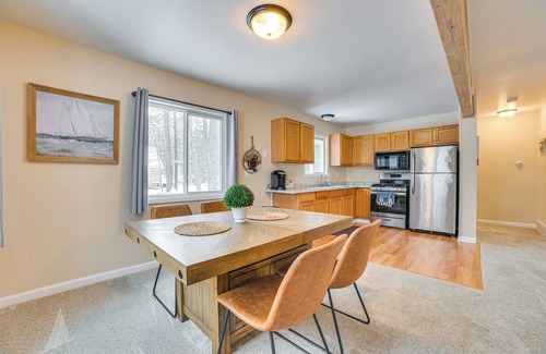 Higgins Lake Cabin | 2 Blocks to Higgins Lake: Family-Friendly Home