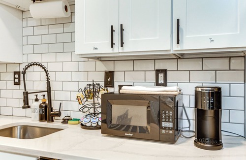 Canton House | 2 Blocks to Patterson Park: Urban Stay Near Eats