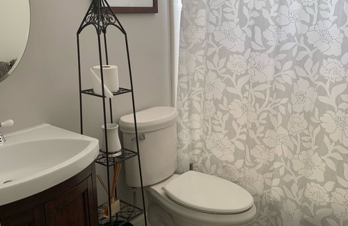 Old Naples Condo | 2 blocks to the beach and Fifth ave in Olde Naples