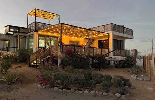 El Sargento House | 2 br,1 bath modern repurposed shipping container home. Enjoy fast 250mb Telmex internet with Starlink backup. Guest storage for diving & kiting/winging gear. Enjoy streaming YouTube TV in each room & complimentary use of inflatable SUPs & beach toys