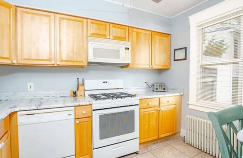North End Apartment | 2 BR 2 BA Amazing Location OC! Steps to Boardwalk