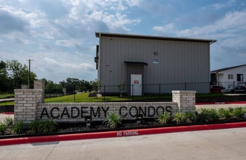Bryan Condo | 2 BR/2 Bath Condo; Sleeps 5