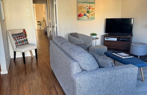 Leucadia Condo | 2 br/2ba near Ocean. Redecorated & fully furnished with kitchen gear and linens.