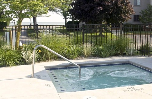 Port Clinton Condo | 2 BR -2Bath-1st floor unit & parking right out front. Book your 2026 stay now!
