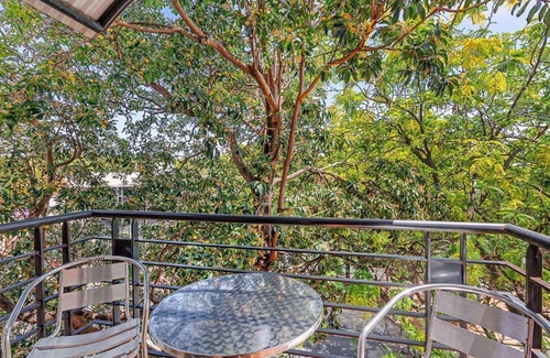 North Adelaide Apartment | 2 BR Apartment with Car Parking on Melbourne Street