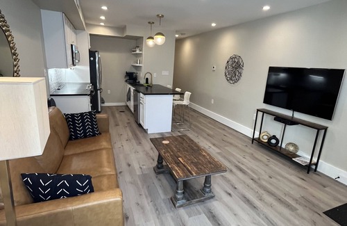 Capitol Hill Apartment | 2-BR apartment in historic Capitol Hill, prime location in Washington DC