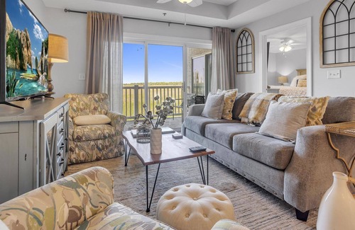Darien House | 2 BR at Screven St. - Two Bedroom House, Sleeps 4