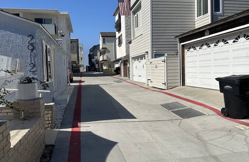 South Mission Beach Apartment | 2 BR Beach House with Parking only steps to South Mission Beach - Sleeps 5