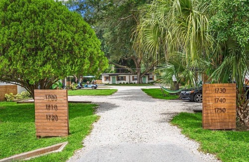 Atlantic Beach Condo | 2 Br BeachHouse Bungalow | Jax Beach | Atlantic Beach | .5m to beach