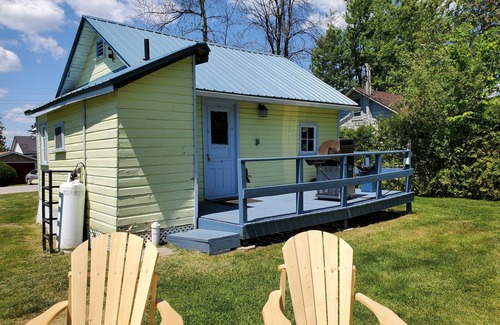 Lindsay Cottage | 2 BR Cabin Sandy Beach, Kayak/Canoe/Paddles, Firepits @ Sturgeon Lake #3