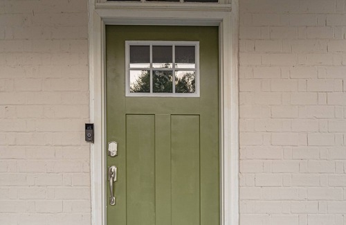 Montgomery House | 2 BR Cloverdale Duplex w/Large Country Kitchen