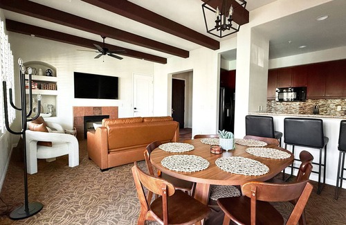 La Quinta Villa | 2 BR Desert Suite w/Kitchen, Balcony + Pool View