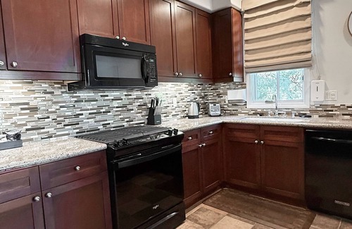 La Quinta Villa | 2 BR Desert Suite w/Kitchen, Balcony + Pool View