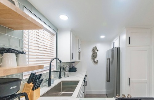 Sand Section Condo | 2-br house w/Garage, Laundry, and High-Speed WiFi, Manhattan Beach