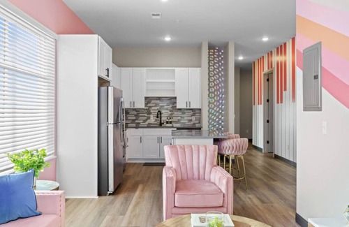 South Nashville Apartment | 2 BR in DT Nash - Walk Everywhere!