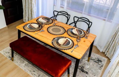 Nairobi Apartment | 2 br luxury condo centrally located in Westlands in Nairobi-Book your stay!