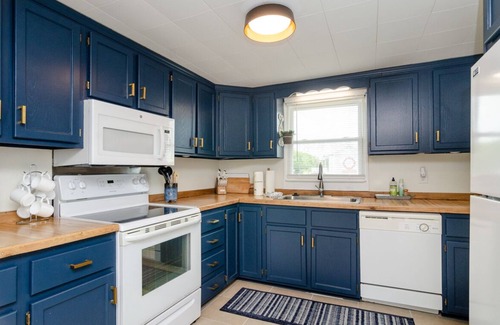 Kure Beach House | 2 BR Pet Friendly Home w Fenced Yard!