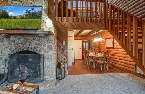 Hawthorne Valley House | 2 Br Plus Loft: Hawthorne Valley 4