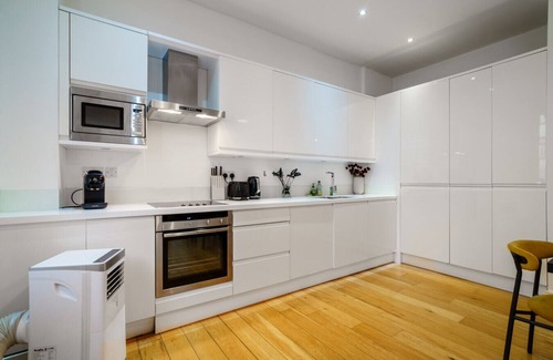 Somers Town Apartment | 2 BR - Regent's Park Retreat