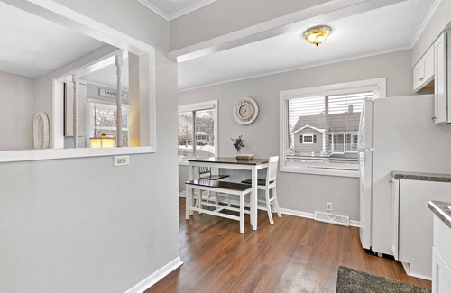 Oakwood Hills House | 2 BR remodeled home near Cary/Crystal Lake/McHenry