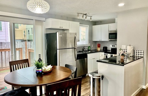 Aloha House | 2 BR Single Story Townhouse w King Bed