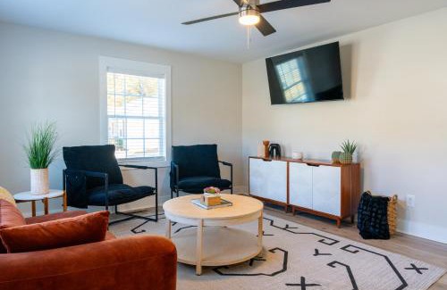 Durham House | 2 BR w/King Bed Near Duke Campus & Hospital