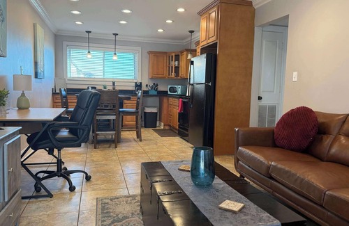 Highlands - Perkins Apartment | 2 br with Pool & washer dryer