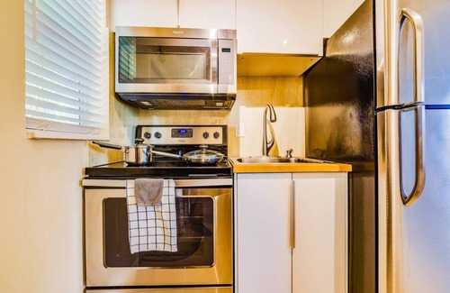 Lake Ridge Apartment | ❤️#2: Brand New, 1BR apt, Private Patio